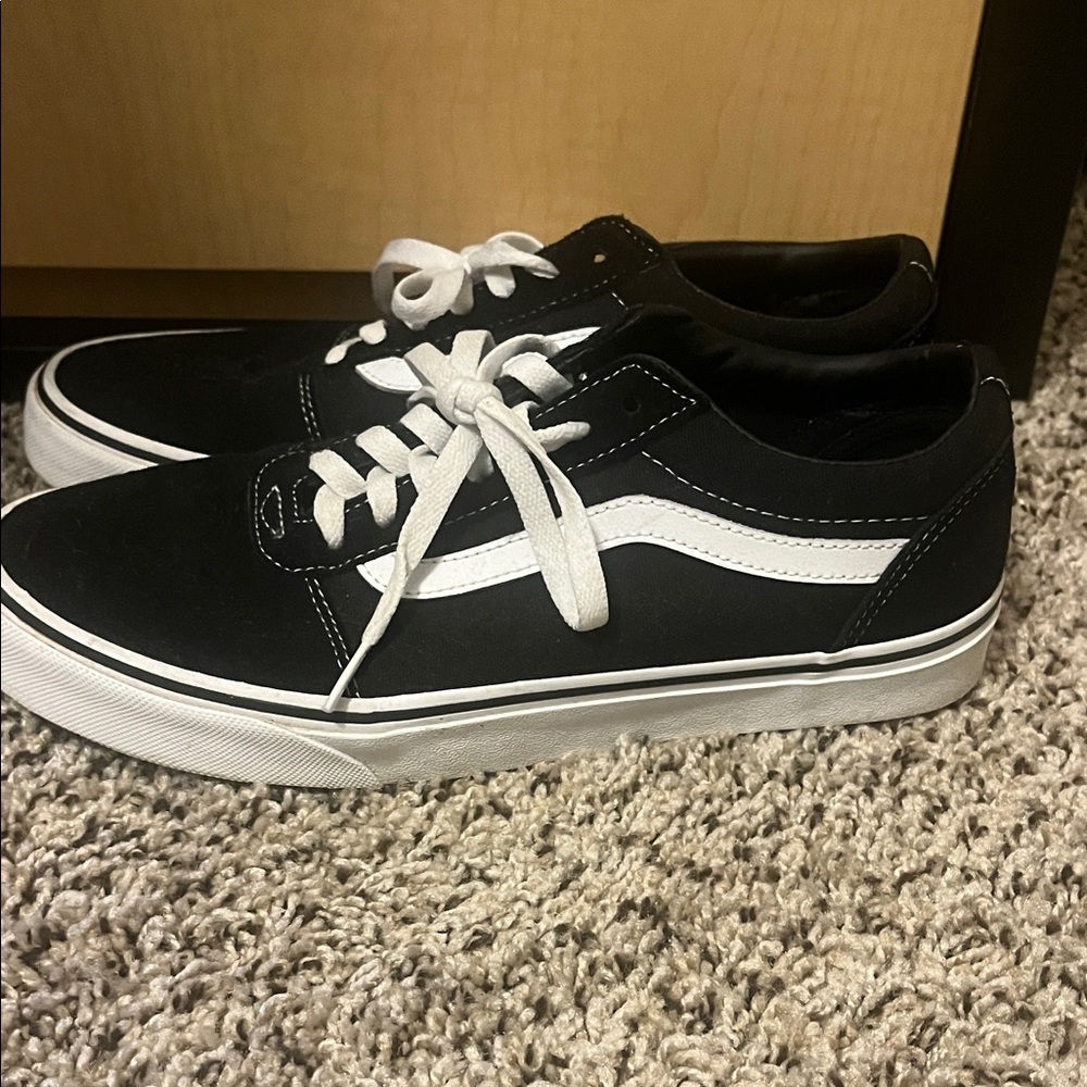 Vans Men's Classic Black and White Sneakers